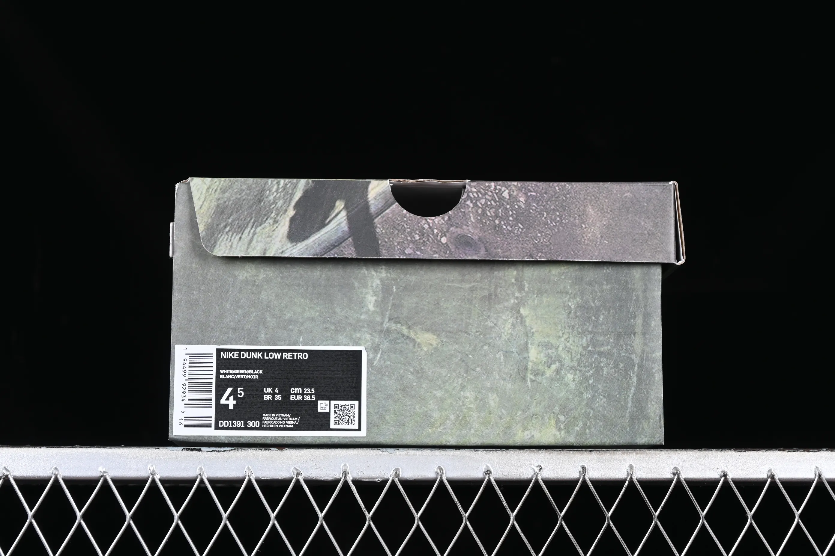 All Categories Nk SB Dunk Series Nk SB Dunk Low Low-top sneakers Nk Dunk Low Panda Prank-Sliding Track Cracked Skateboarder SB Strappy Low-top Casual Shoes DD1391-300